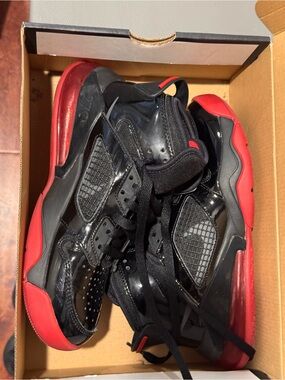 Jordan Mars 270 5Y Black and Red Athletic Sneakers